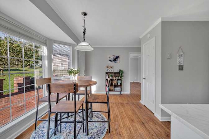 Dynamic Edge Property Solutions's room