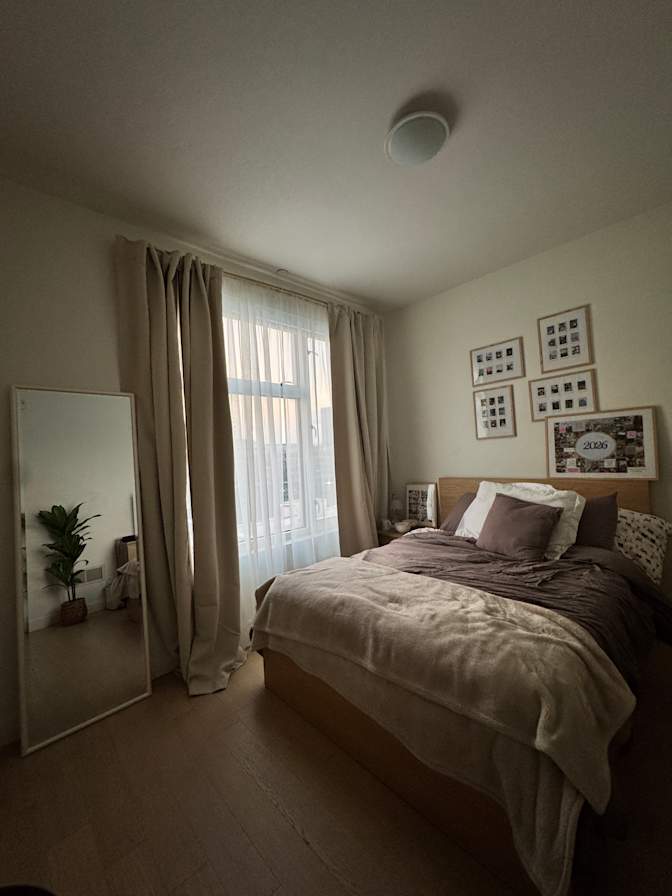 Samantha's room