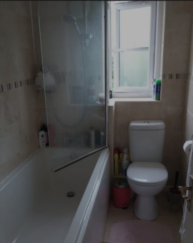 Eleftherios's room