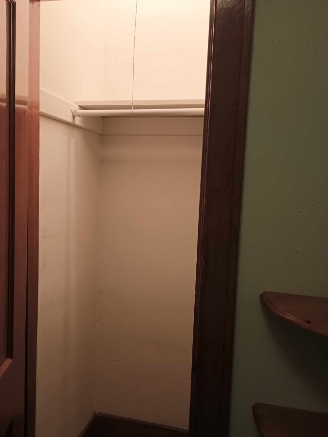 Eric Peterson's room