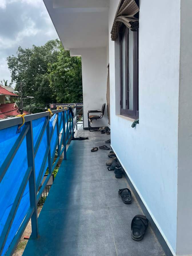 Murali Krishna M's room