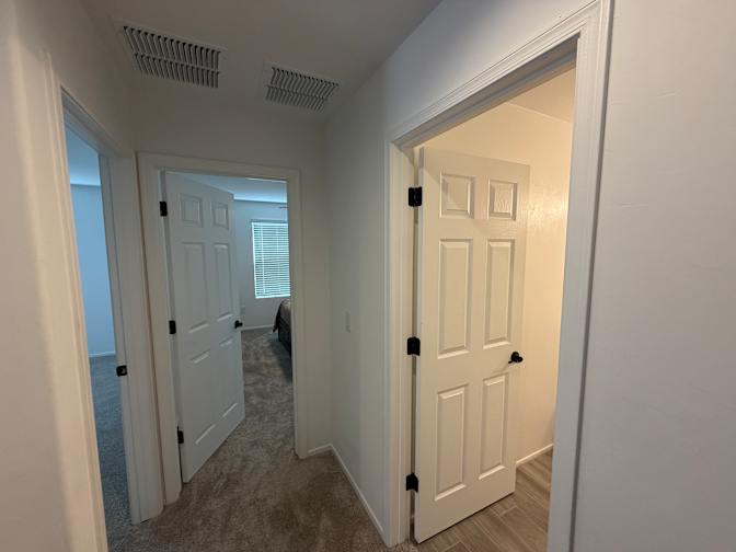 Derek Smith's room