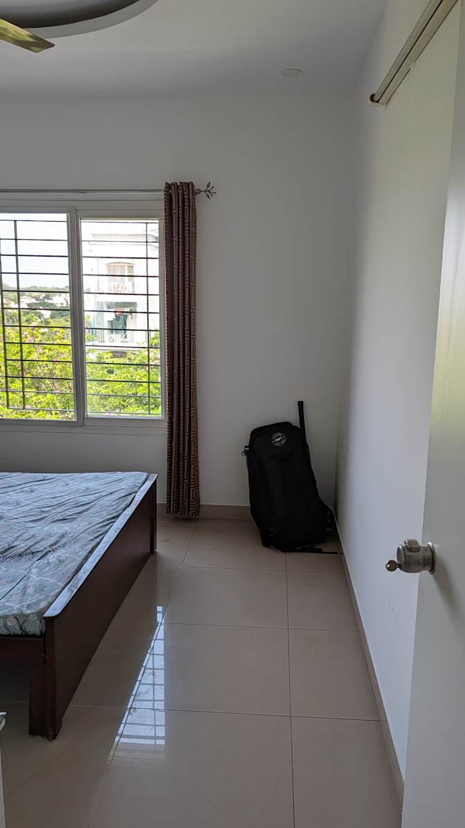 Yadush's room