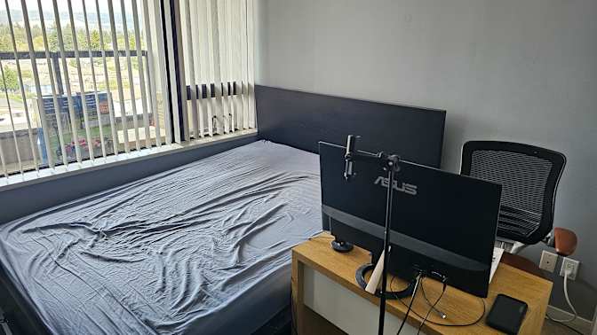 Pouria Ahmadipour's room
