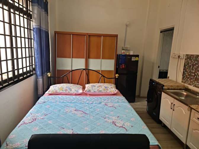 Roomy's room