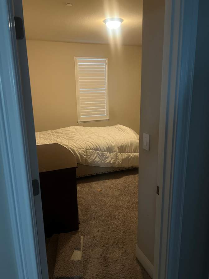 Quy's room