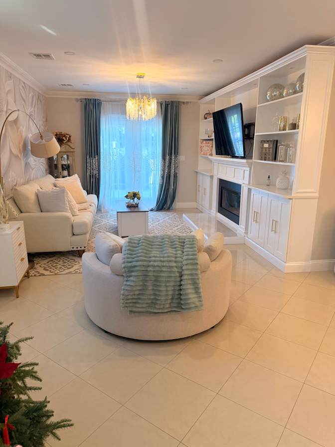 Carla's room