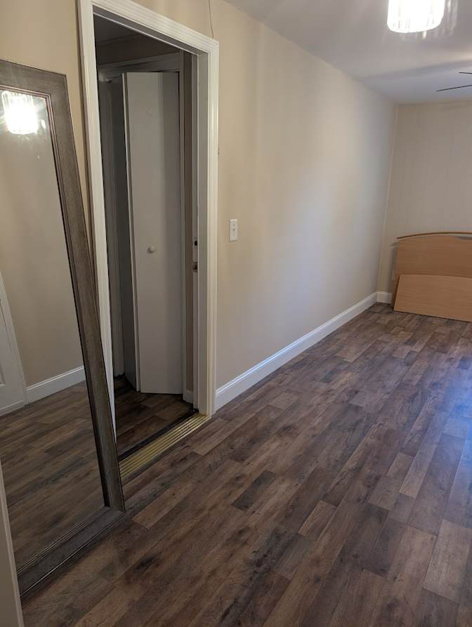 Alcove Rooms's room