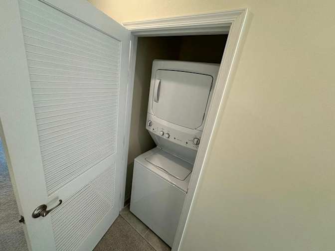 Alcove Rooms's room