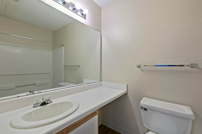 Alcove Rooms's room