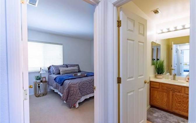Saul M.'s room