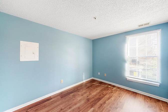 Alcove Rooms's room