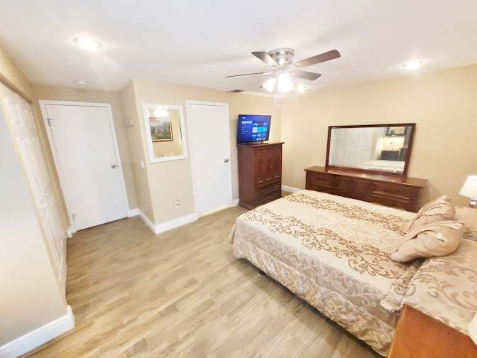 Jason Bryan, Realtor's room