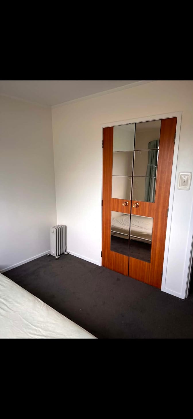 Miyelani's room