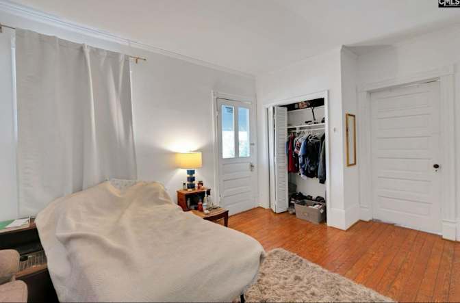 Carla's room