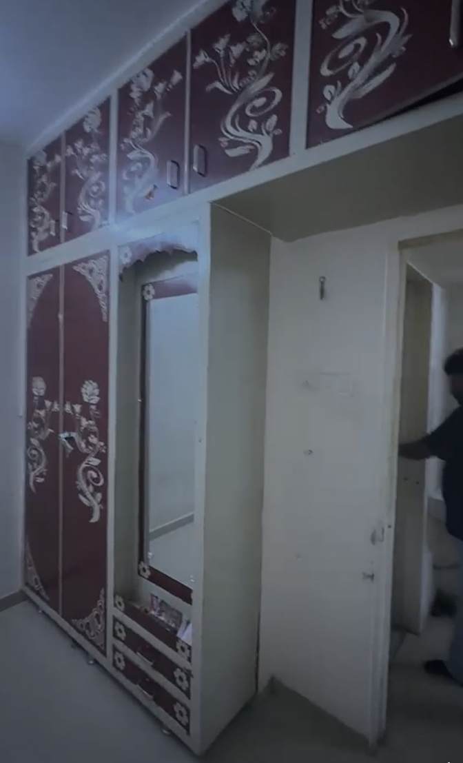Anshul Soni's room