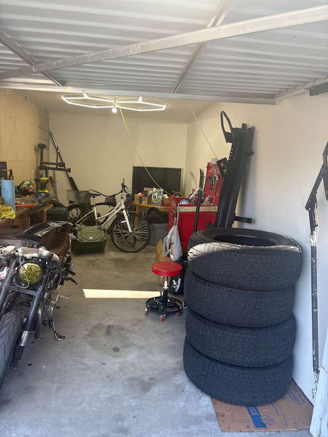 Alex Gonzalez's room