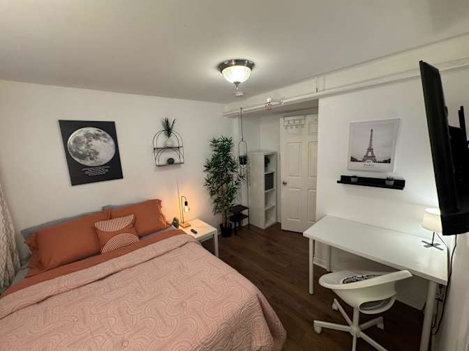 Alona's room