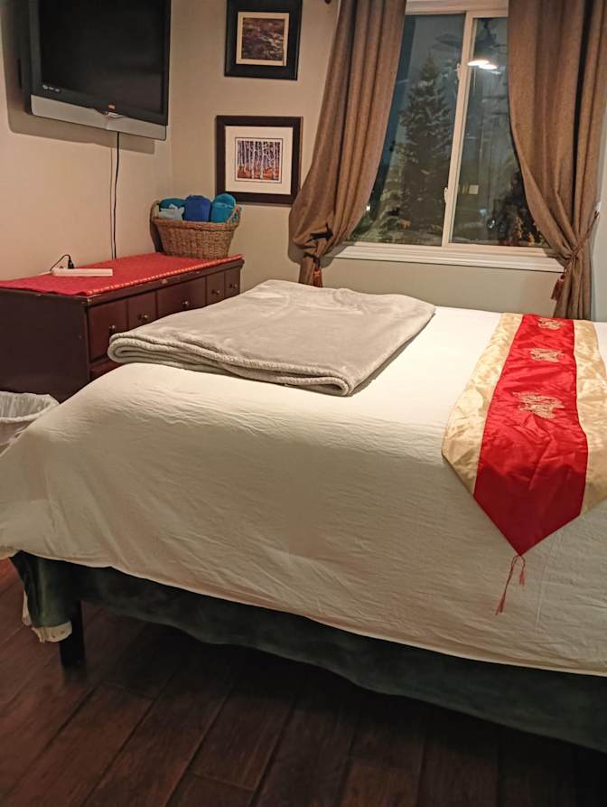 Dennis's room