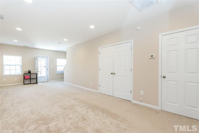 Alcove Rooms's room
