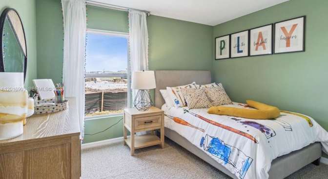 Latoya pinnock's room