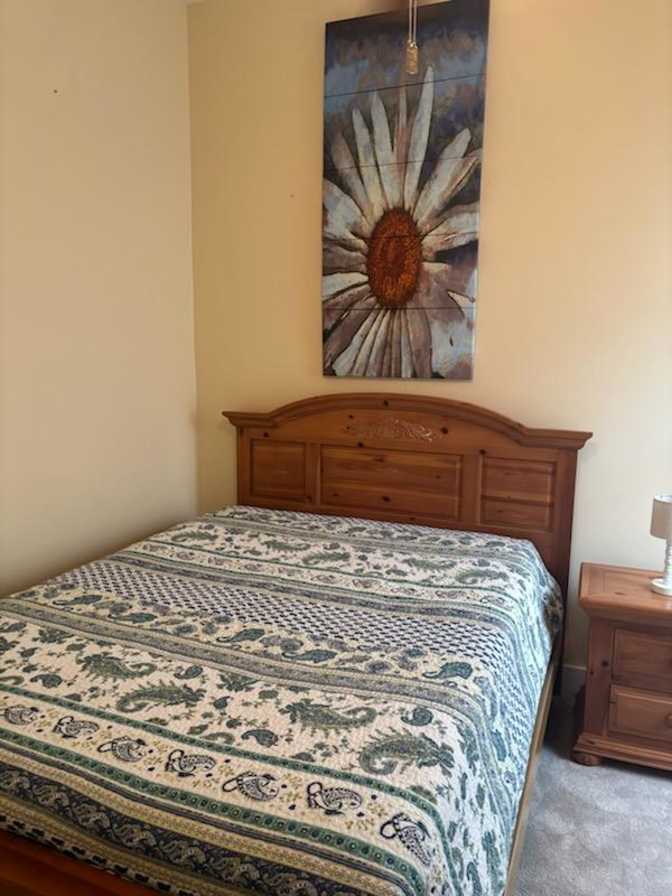 Linda Alonso's room