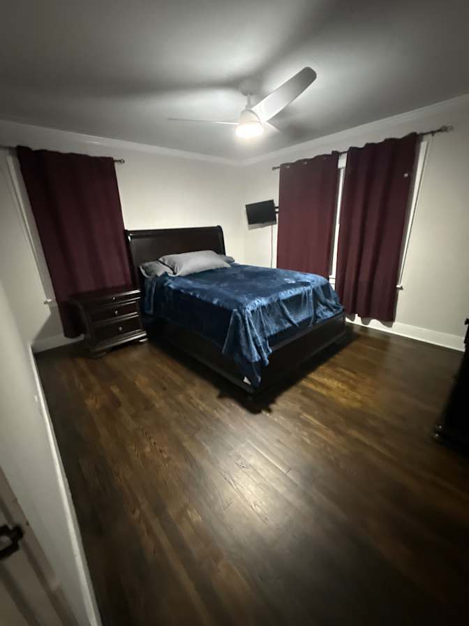 Alcove Rooms's room