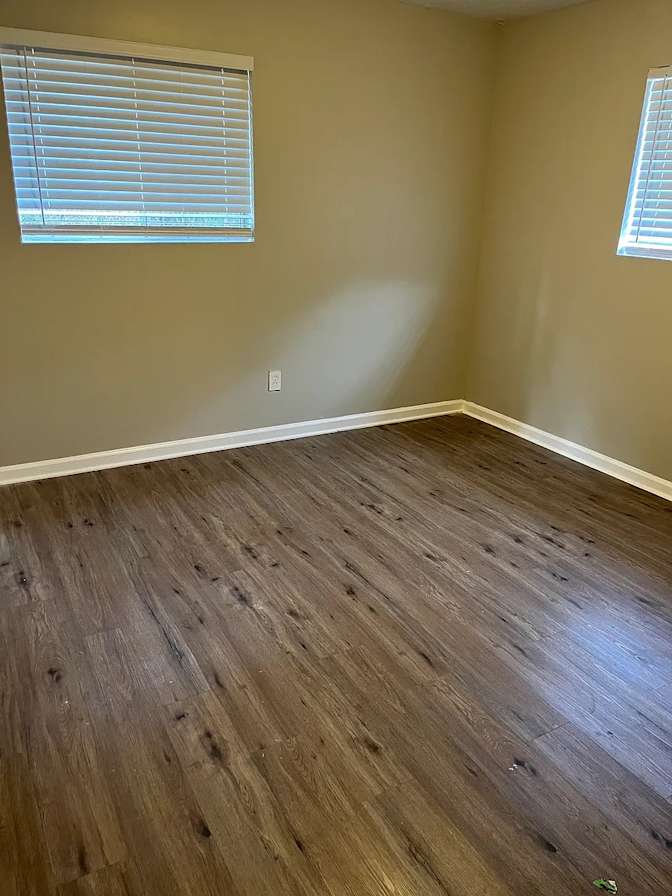 Alcove Rooms's room