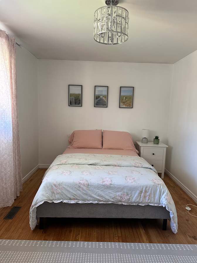Sandy's room