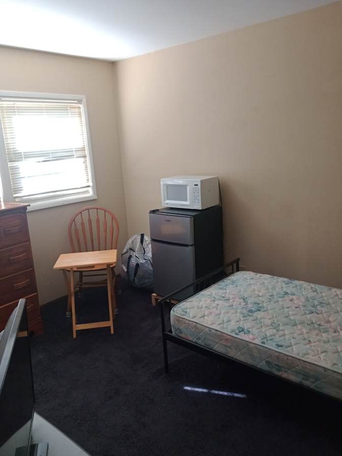 Steve angle's room