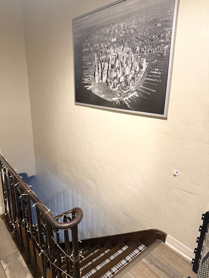 erika elkhalide's room