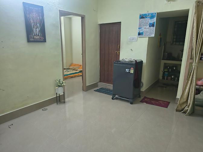GEORGE's room