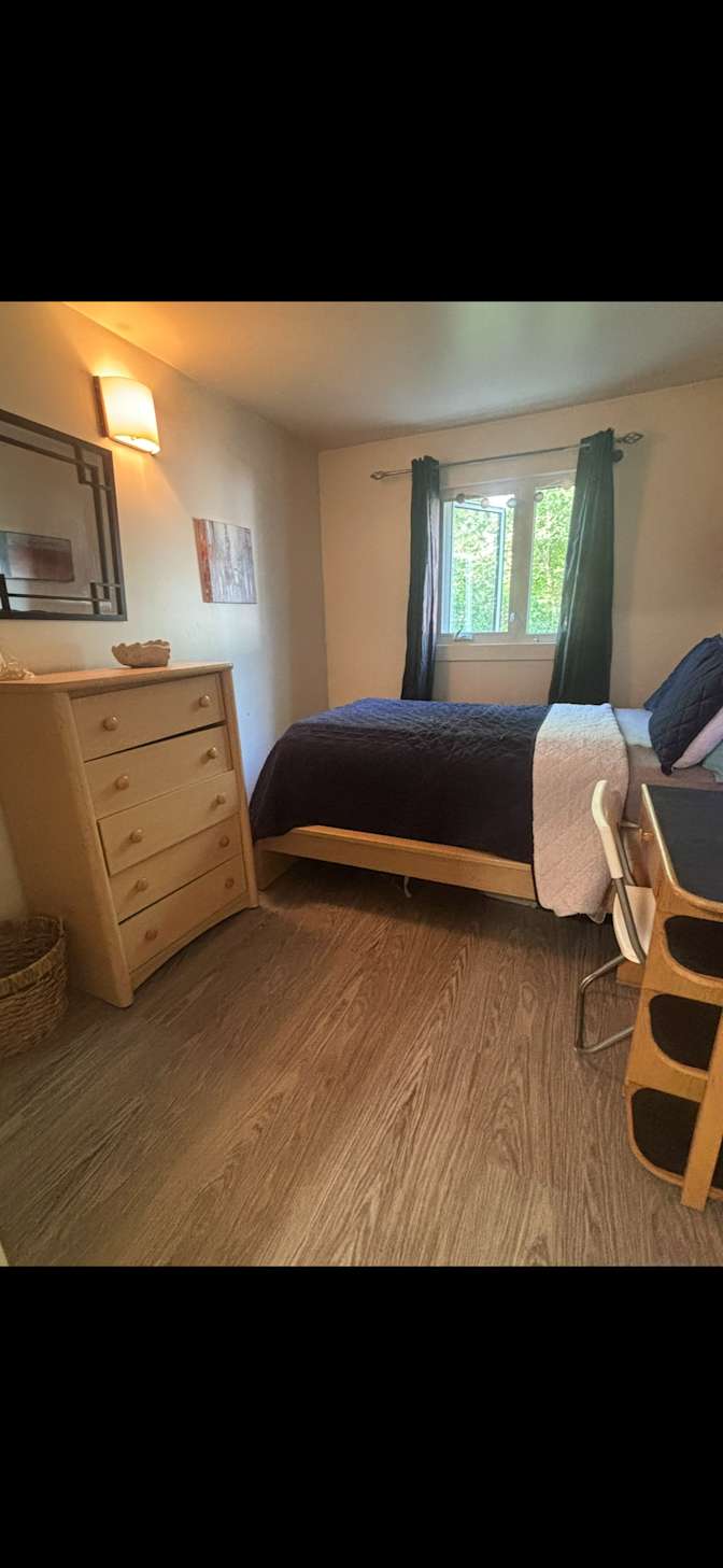 Jacquie Holmes's room