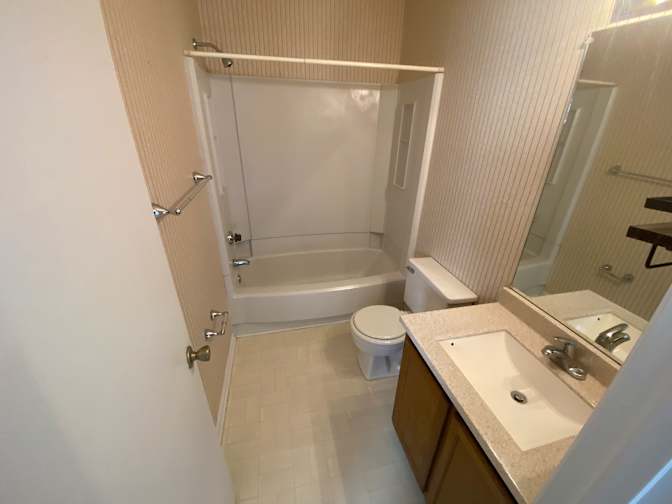 Alcove Rooms's room