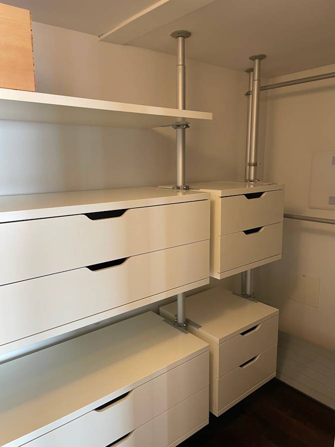 Lee's room