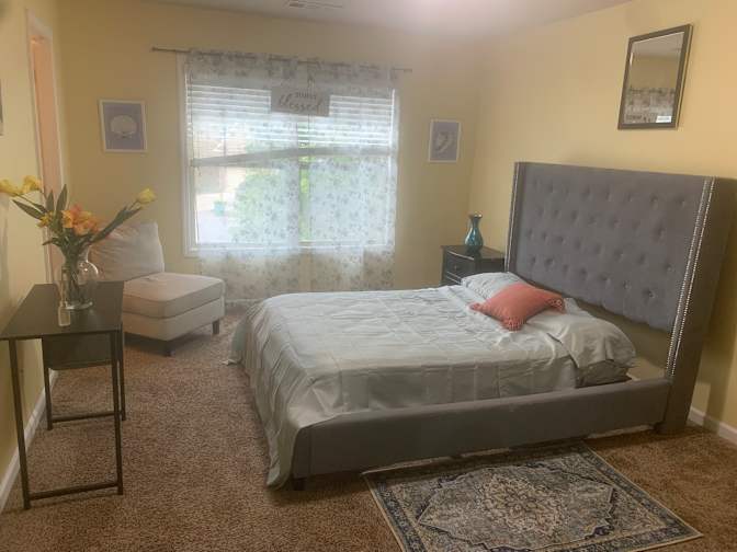 Dee's room