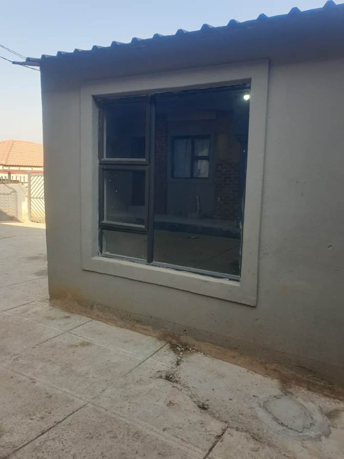 Oratile's room