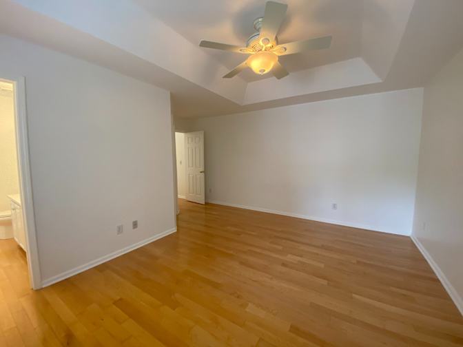 Alcove Rooms's room