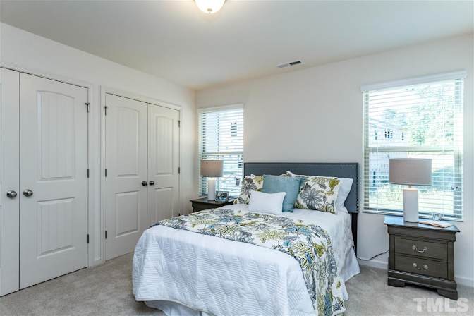 Alcove Rooms's room