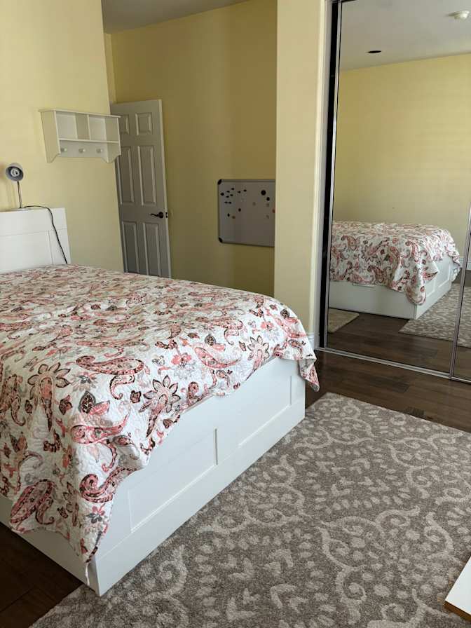 Elveen's room