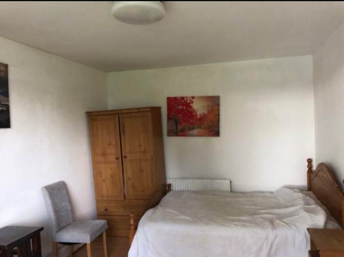 Ri James's room