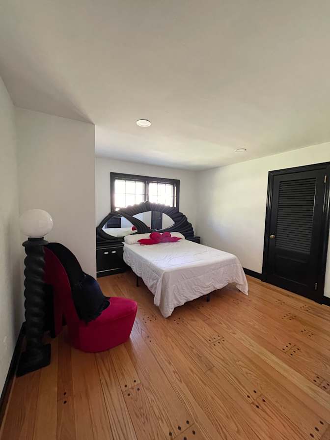 Yasmin's room