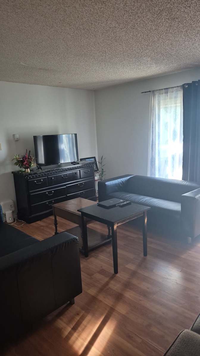 South Edmonton - Photo 4