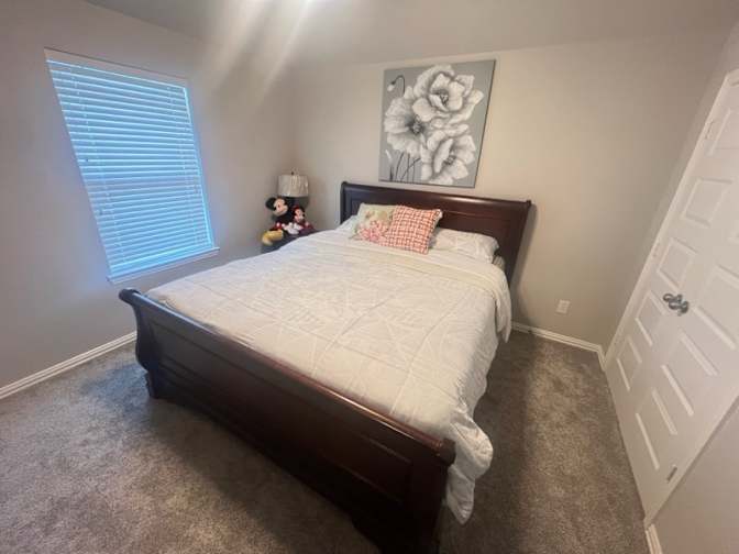 Vincent R's room