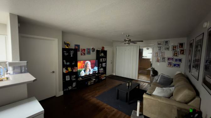leonardo chavez's room