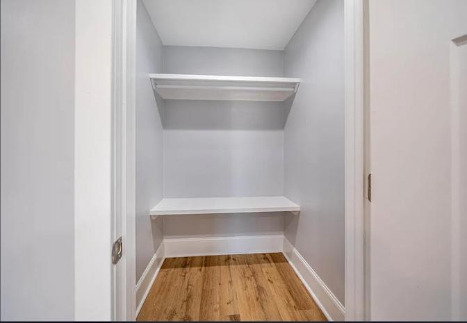 Alcove Rooms's room