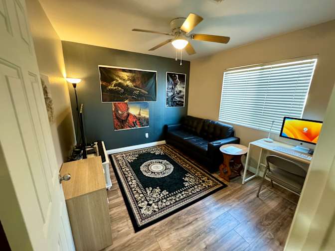 Java Joe's room