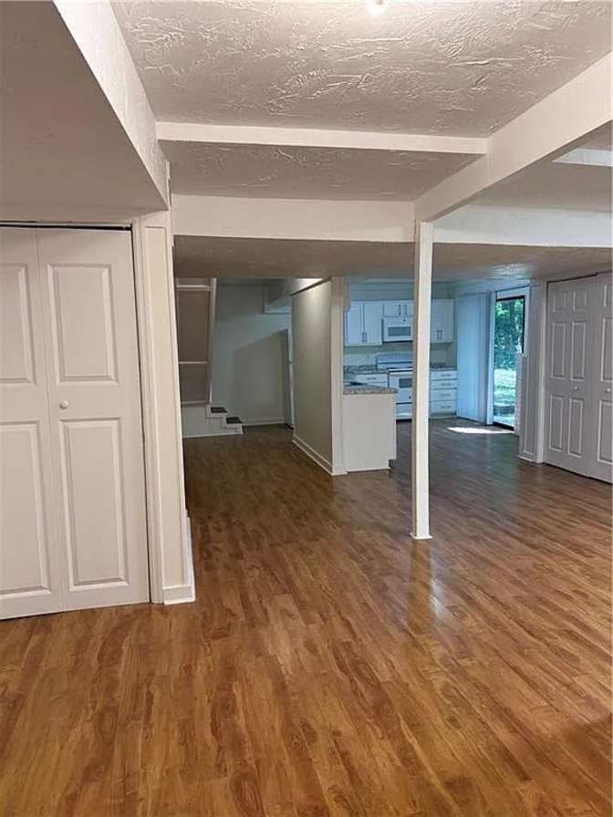Alcove Rooms's room