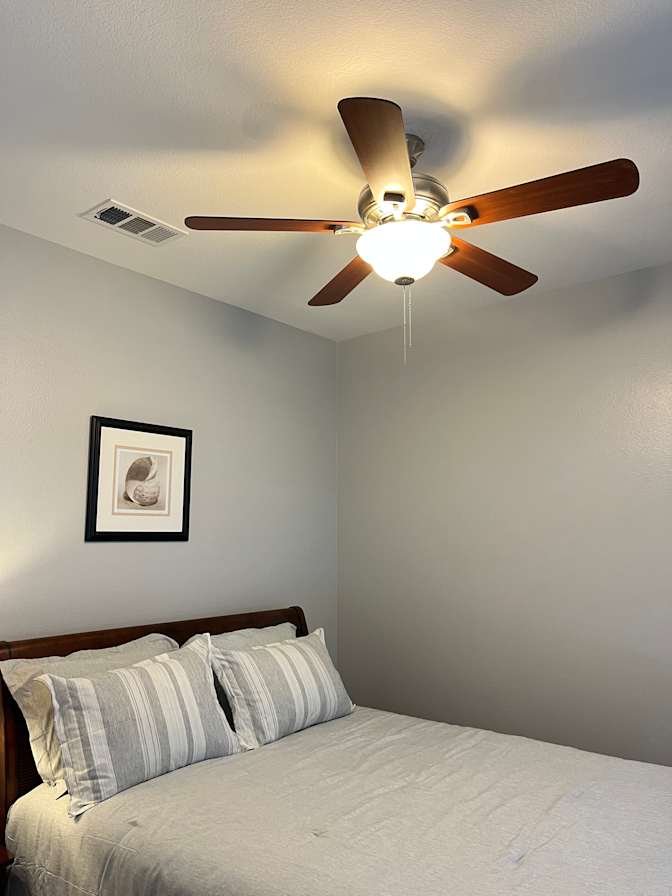 Joy’s  Rentals's room