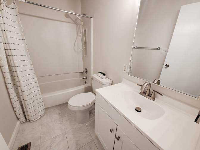 Alcove Rooms's room